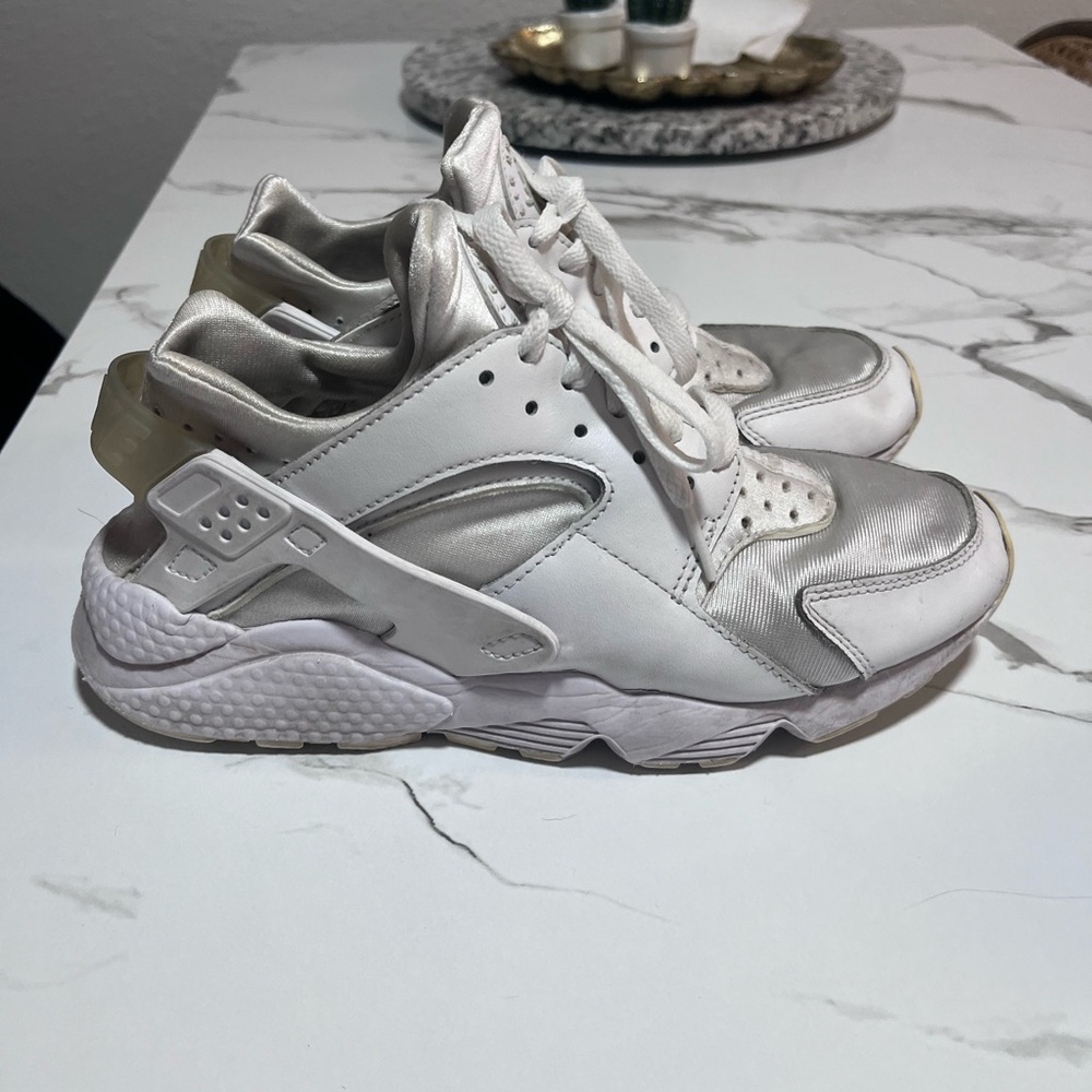 Nike air Huarache White sneakers